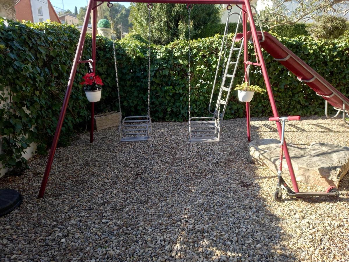 Casa familiar con piscina Pallejá Esterno foto