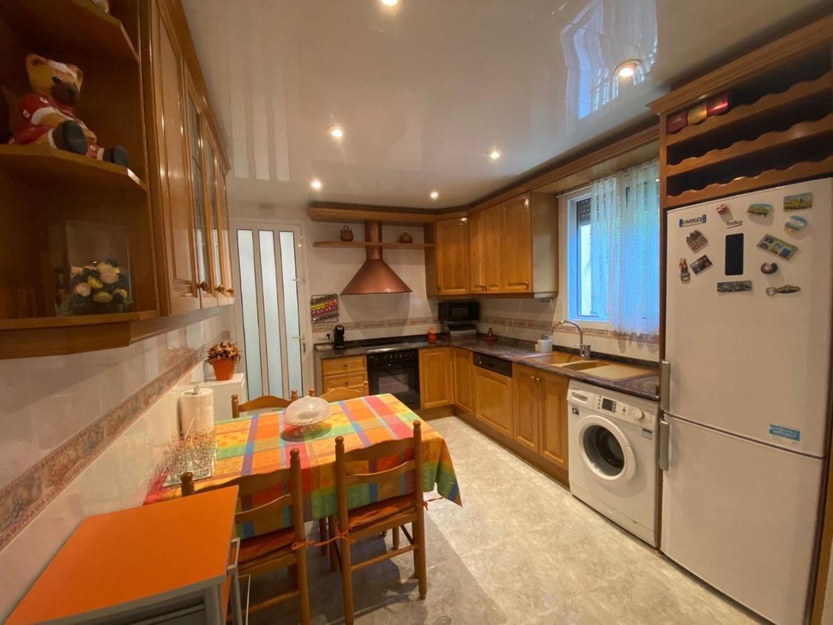 Casa familiar con piscina Pallejá Esterno foto