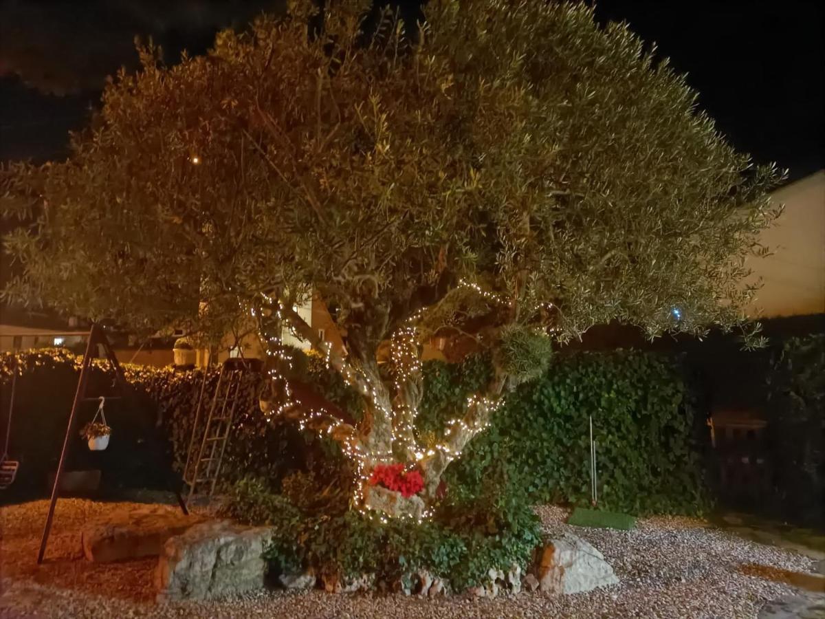 Casa familiar con piscina Pallejá Esterno foto