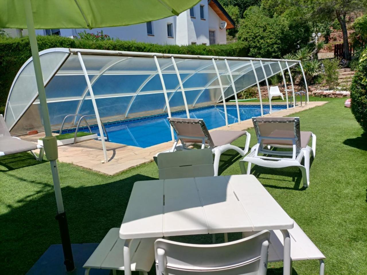 Casa familiar con piscina Pallejá Esterno foto