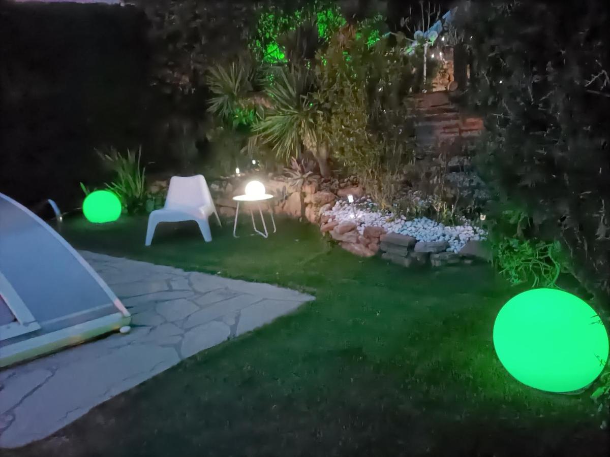 Casa familiar con piscina Pallejá Esterno foto