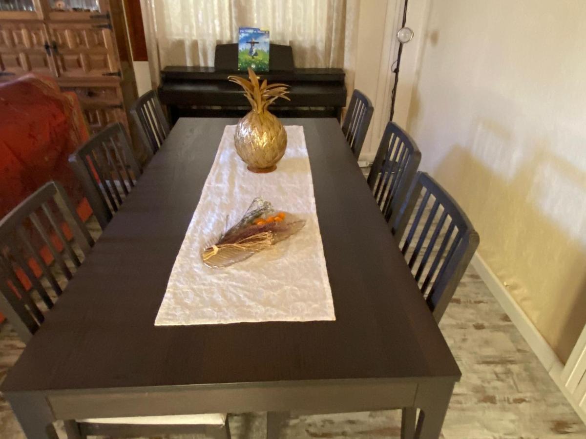 Casa familiar con piscina Pallejá Esterno foto