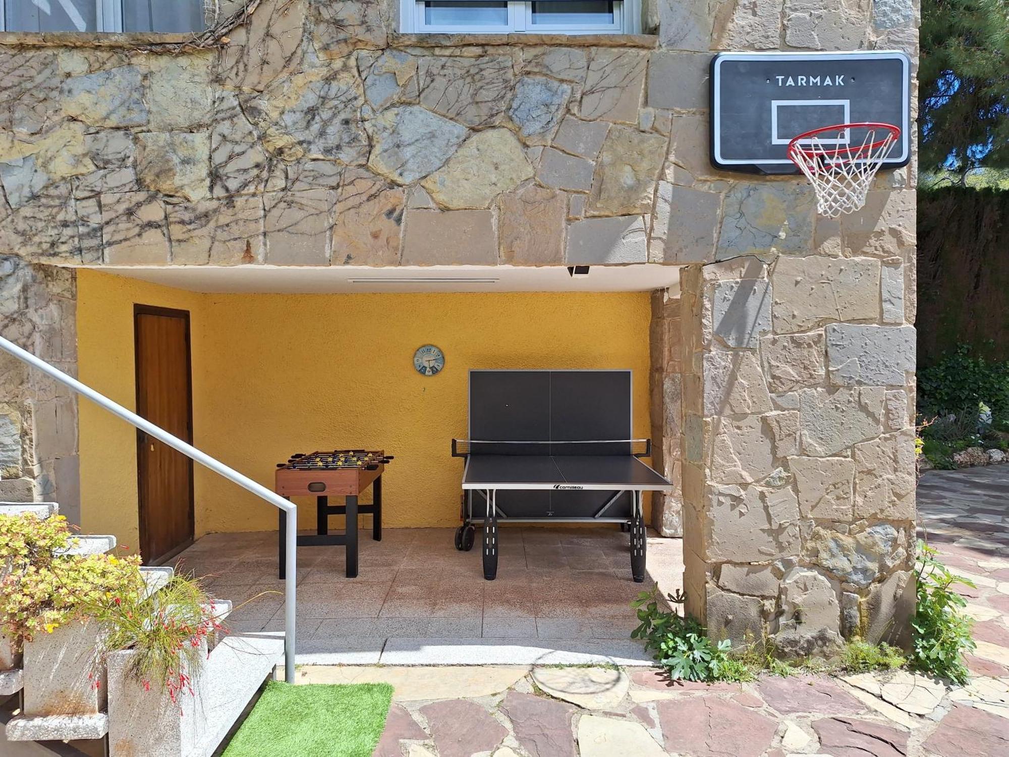 Casa familiar con piscina Pallejá Esterno foto