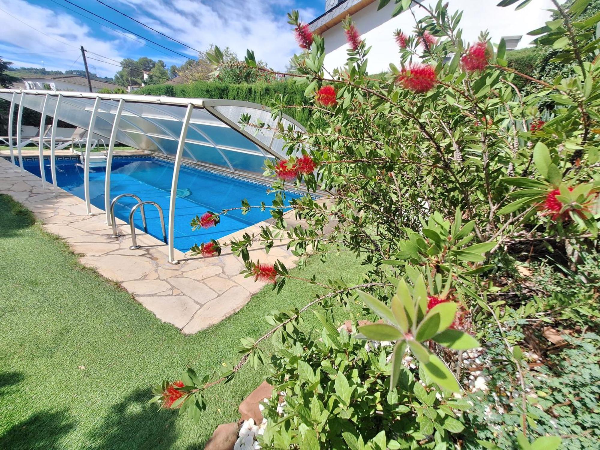 Casa familiar con piscina Pallejá Esterno foto