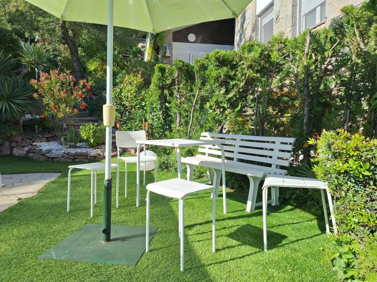 Casa familiar con piscina Pallejá Esterno foto